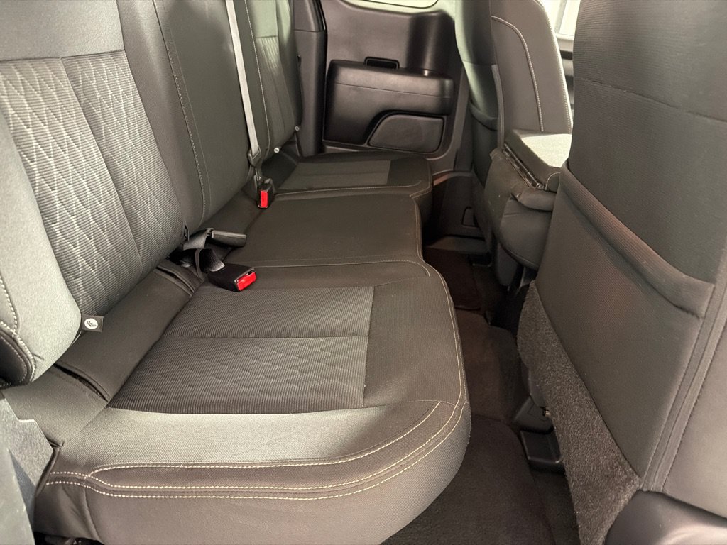 Used 2017 Nissan Titan SV AWD/4WD image 16