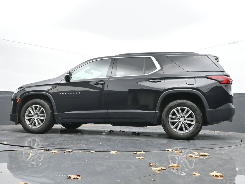 Used 2023 Chevrolet Traverse LT image 44