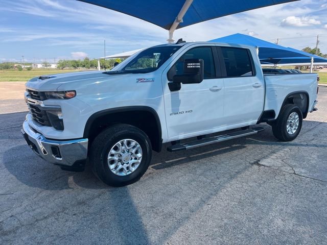 Used 2024 Chevrolet Silverado 2500 LT w/ Convenience Package AWD/4WD image 1