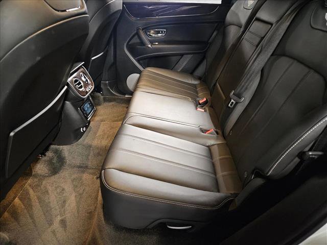 Used 2019 Bentley Bentayga image 18