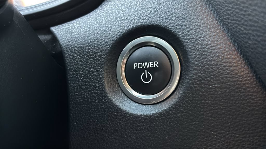 Used 2025 Toyota Corolla SE FWD image 17