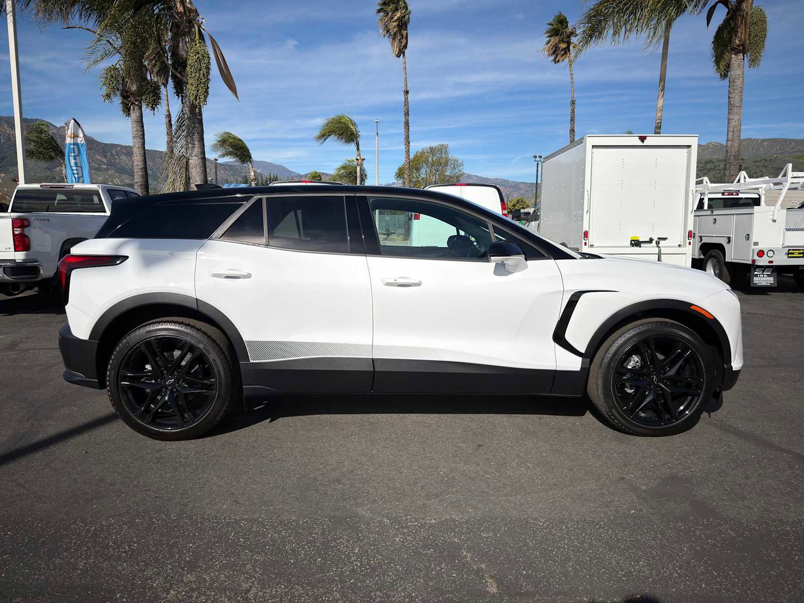 New 2026 Chevrolet Blazer EV LT image 9