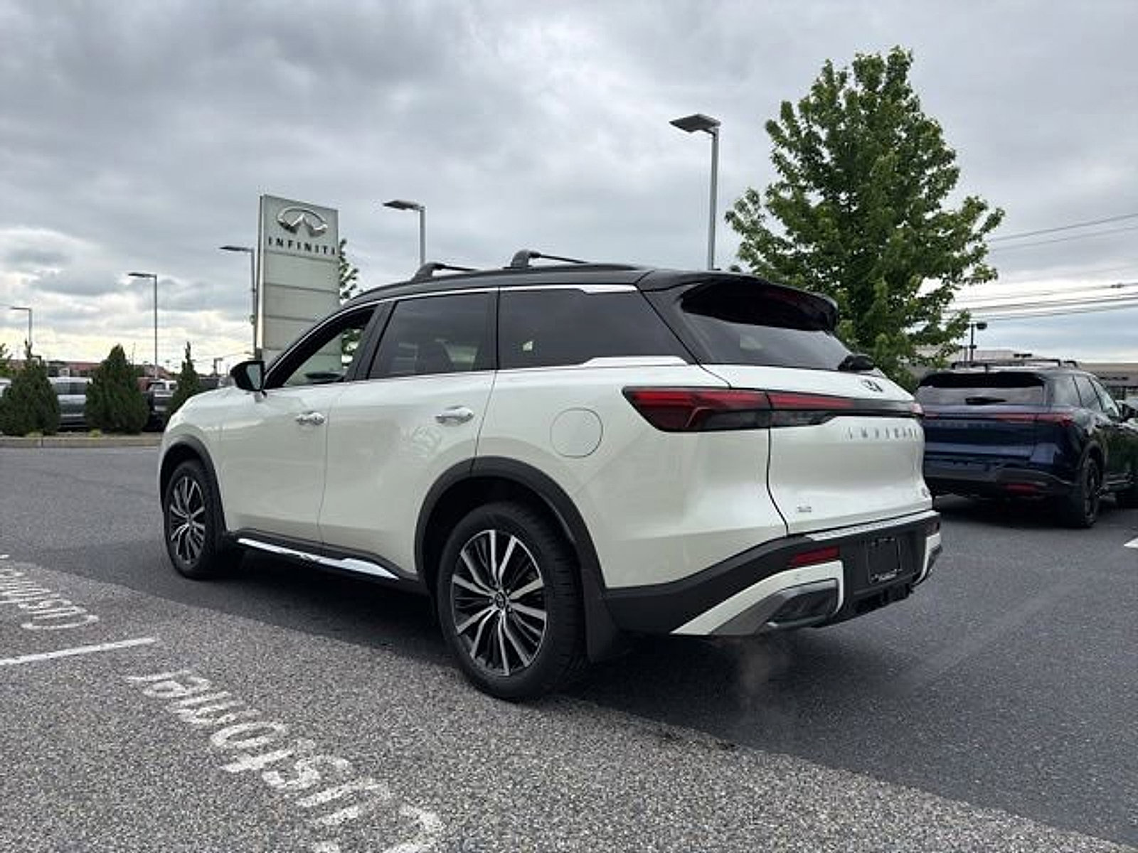 Certified 2025 INFINITI QX60 Autograph w/ Cargo Package AWD/4WD image 5