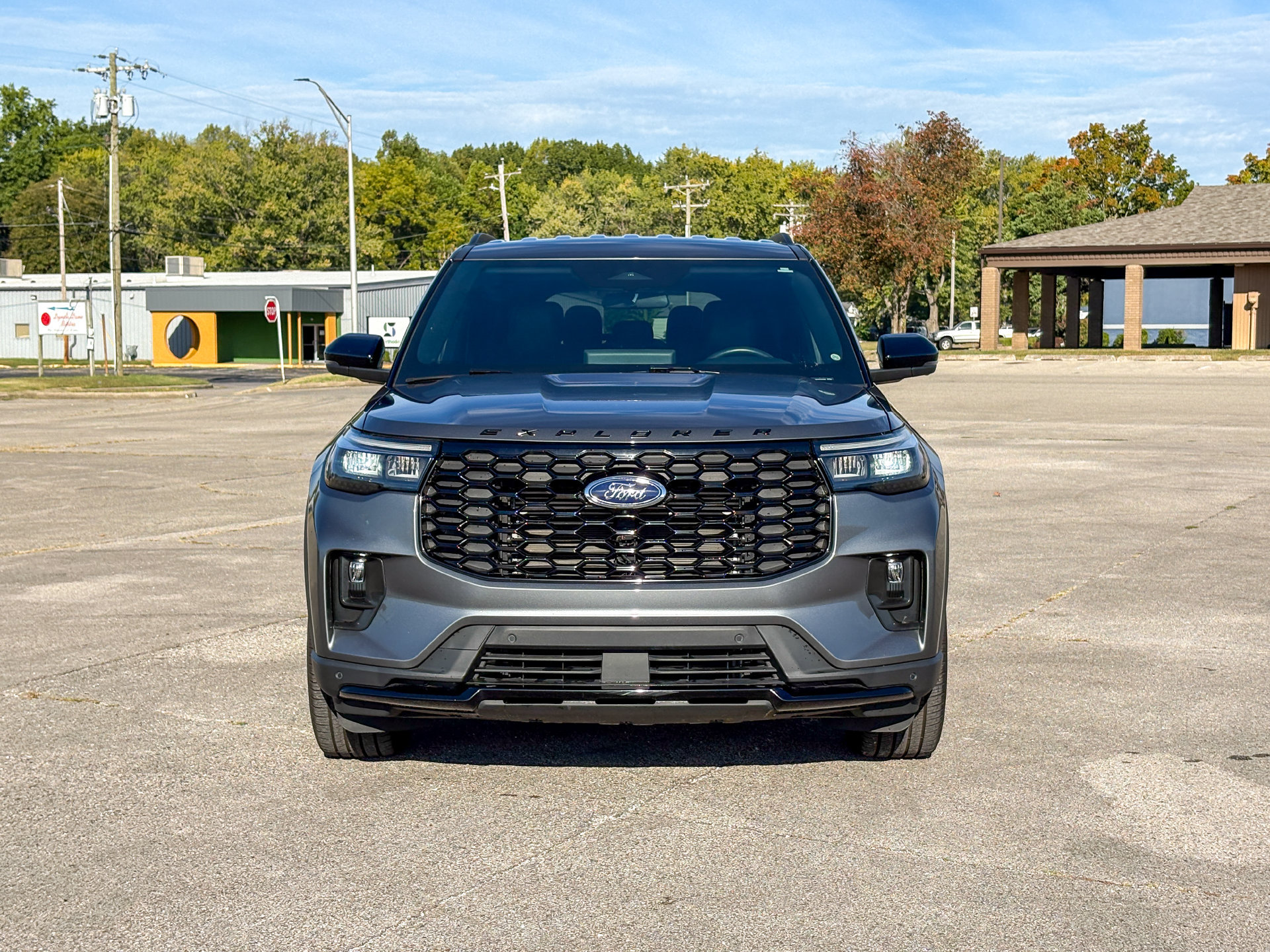 Used 2025 Ford Explorer ST-Line w/ ST-Line Street Pack AWD/4WD image 3