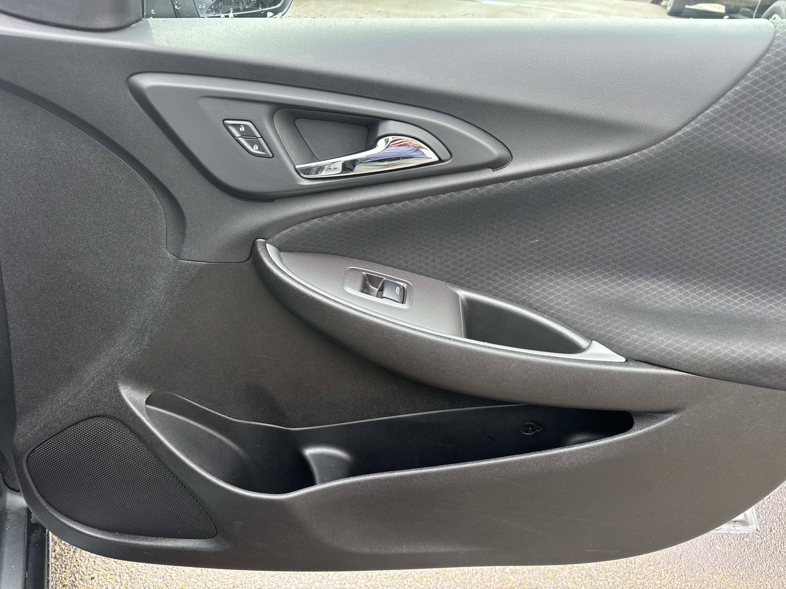 Used 2025 Chevrolet Malibu LT FWD image 14