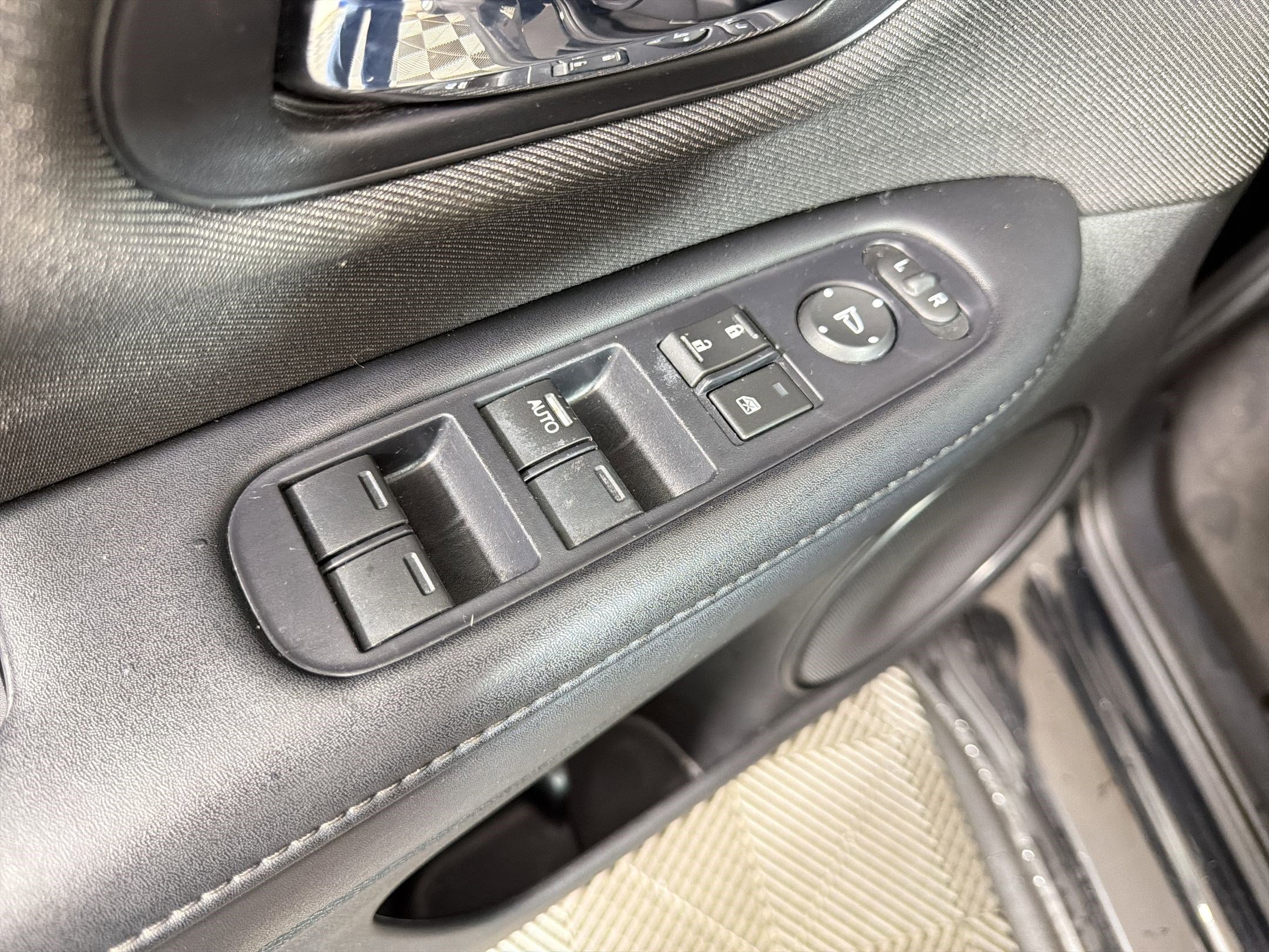 Used 2019 Honda HR-V LX image 12