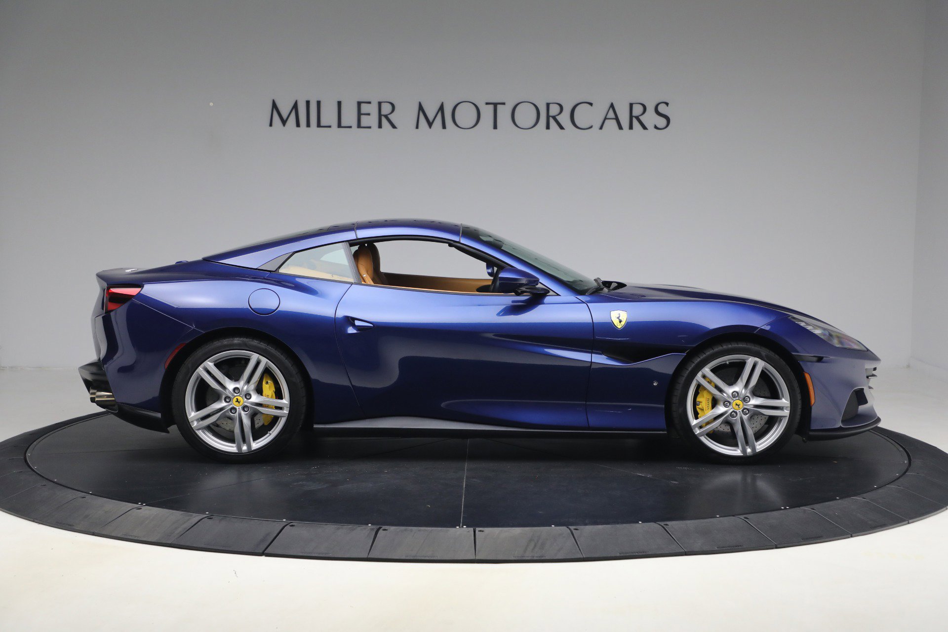 Certified 2022 Ferrari Portofino M image 29