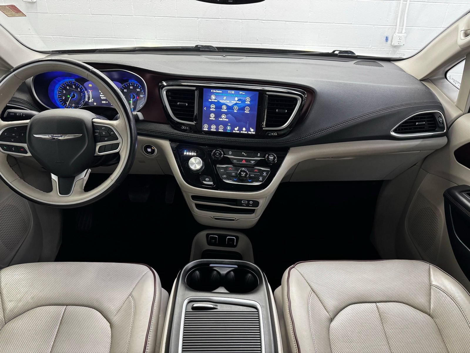 Used 2020 Chrysler Pacifica Limited FWD image 18