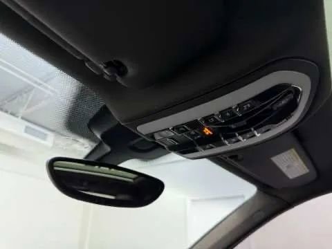 Used 2018 Porsche Cayenne Platinum Edition image 34