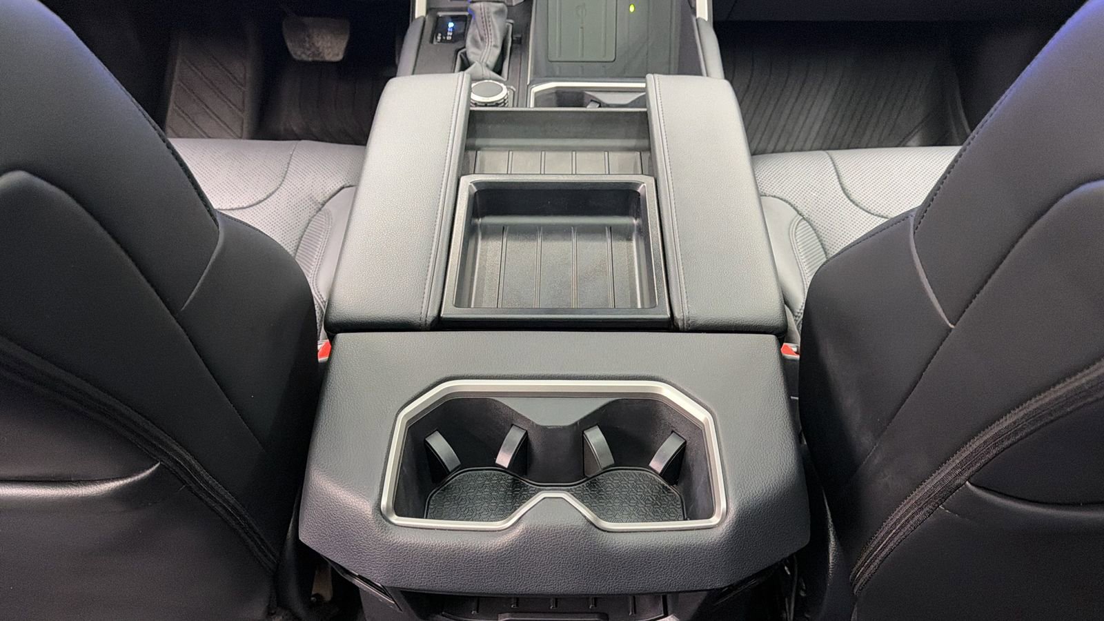 Used 2024 Toyota Tundra Limited image 36