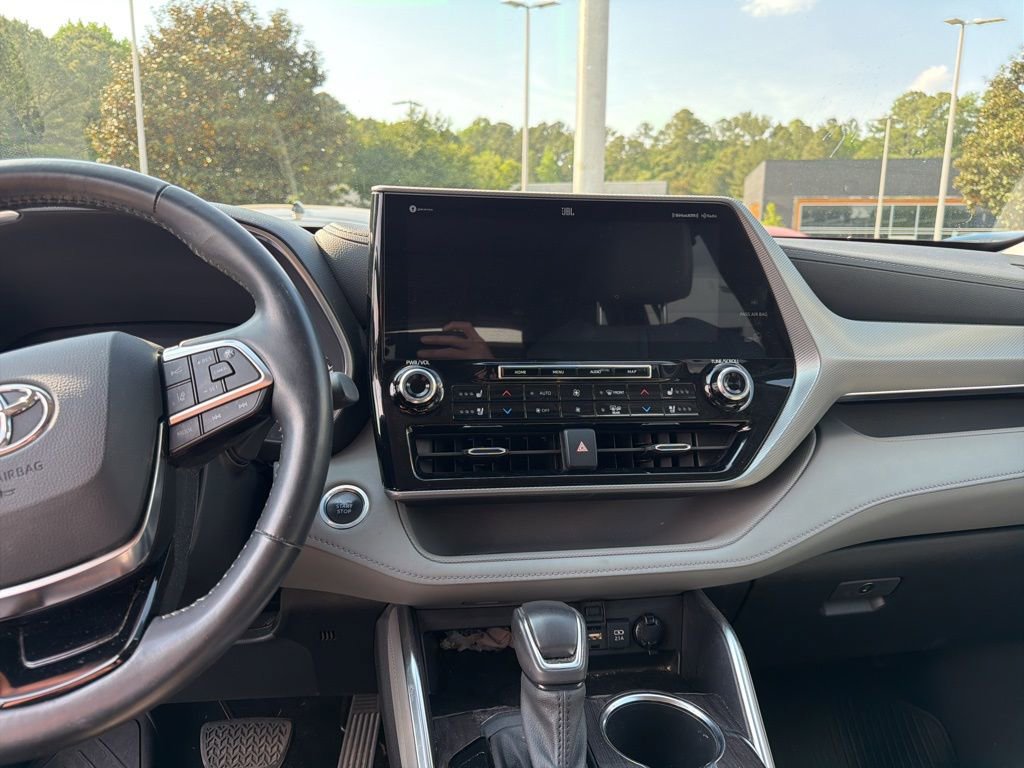 Used 2021 Toyota Highlander Platinum AWD/4WD image 14
