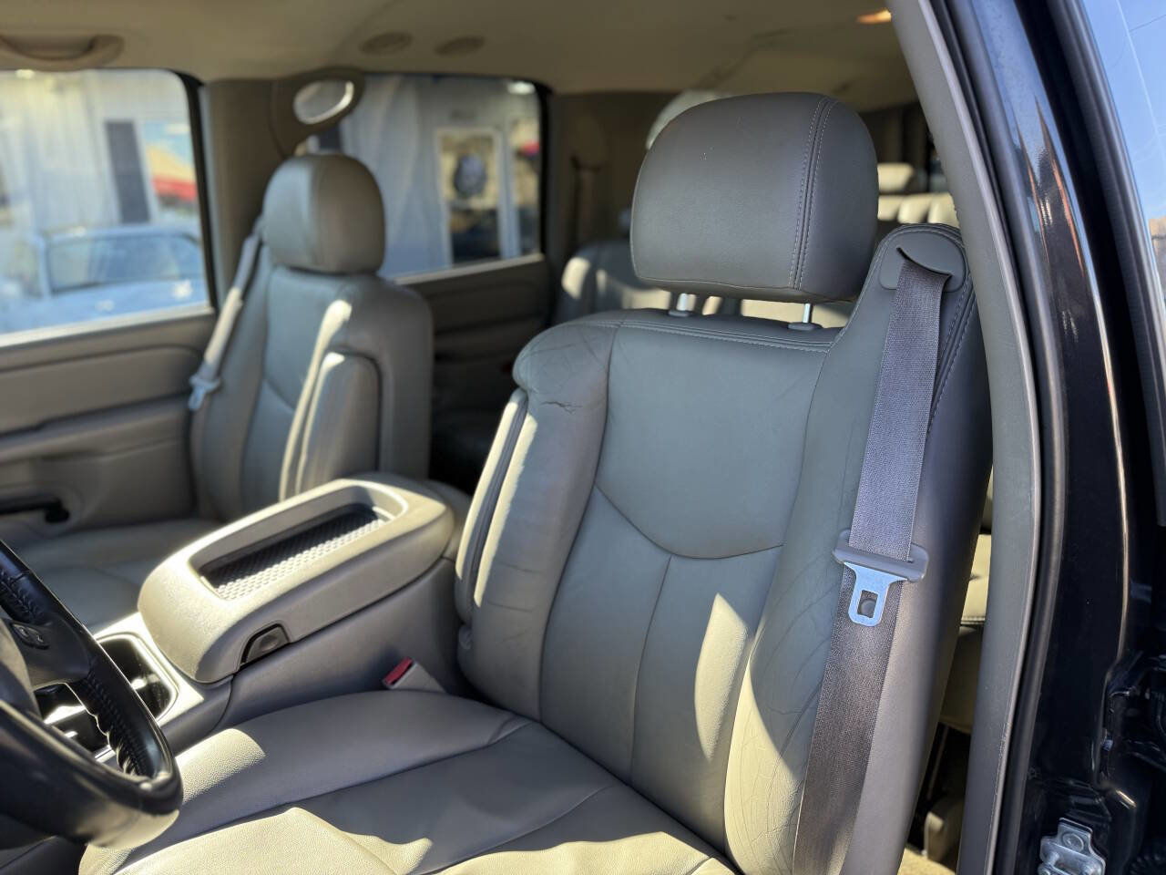 Used 2004 GMC Yukon XL SLT w/ Preferred Equipment Group image 12