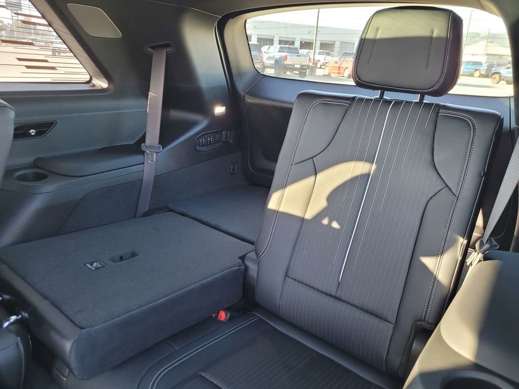 New 2026 Cadillac Vistiq Sport image 9