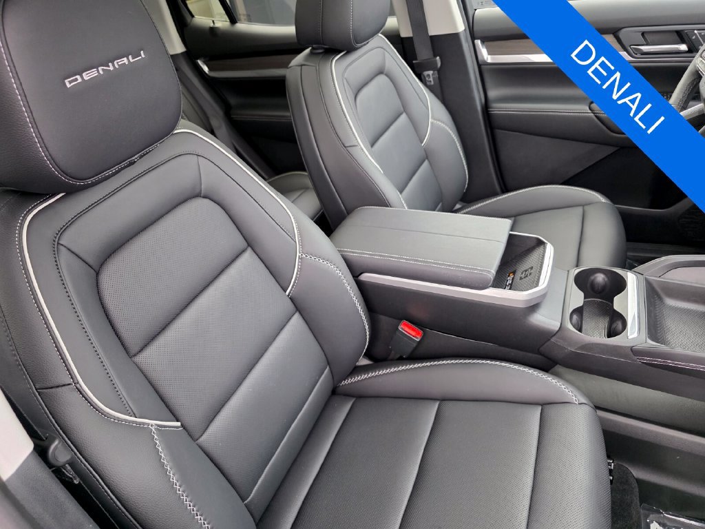 Used 2026 GMC Terrain Denali AWD/4WD image 28