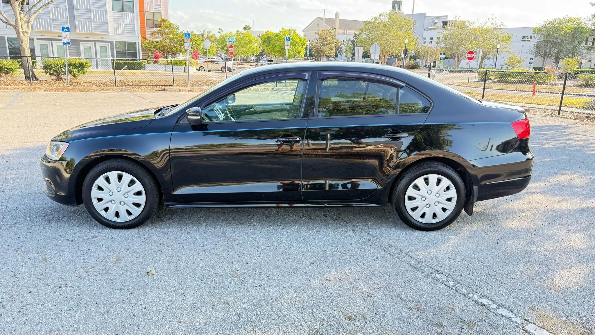 Used 2012 Volkswagen Jetta SE image 1