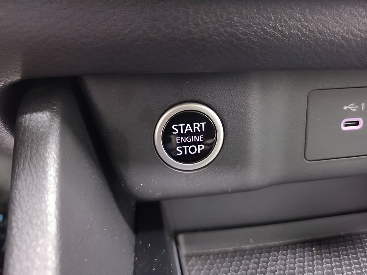 Used 2023 Nissan Rogue SV AWD/4WD image 33