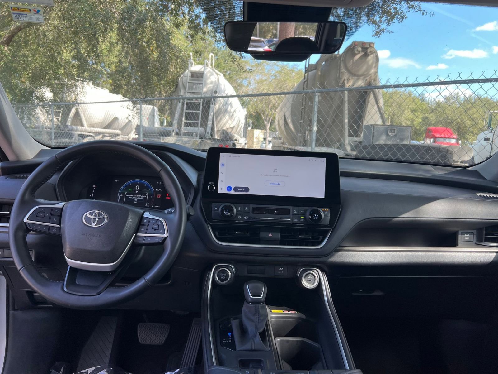 Used 2025 Toyota Grand Highlander FWD image 28