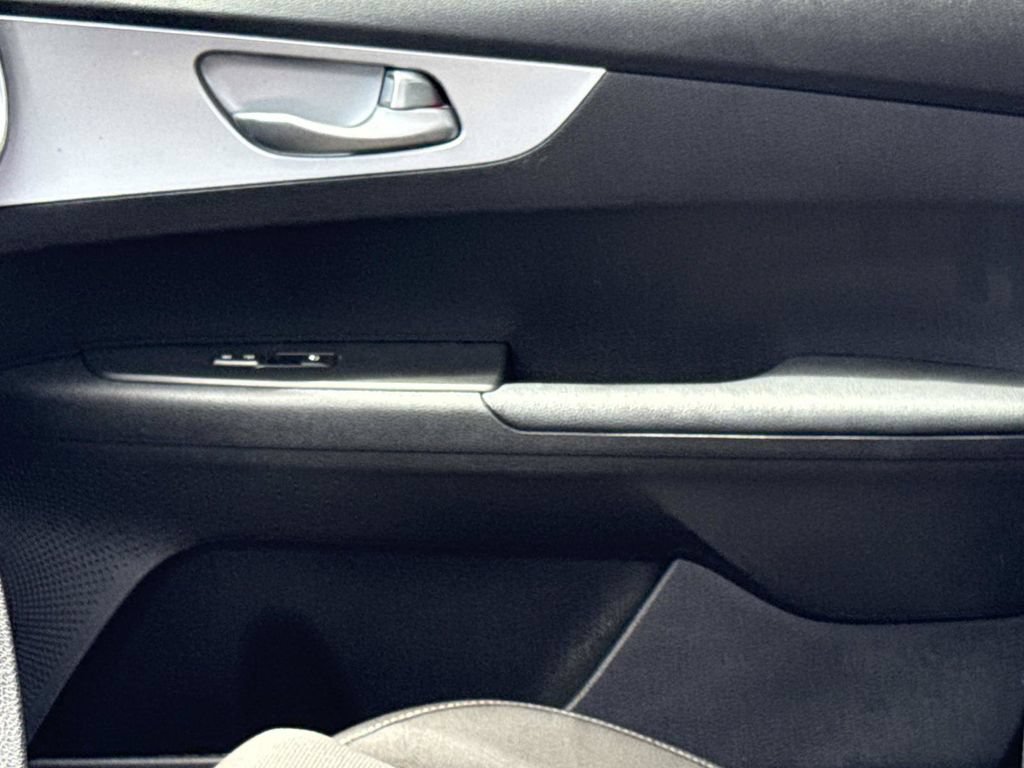 Used 2024 Kia Forte LXS FWD image 19