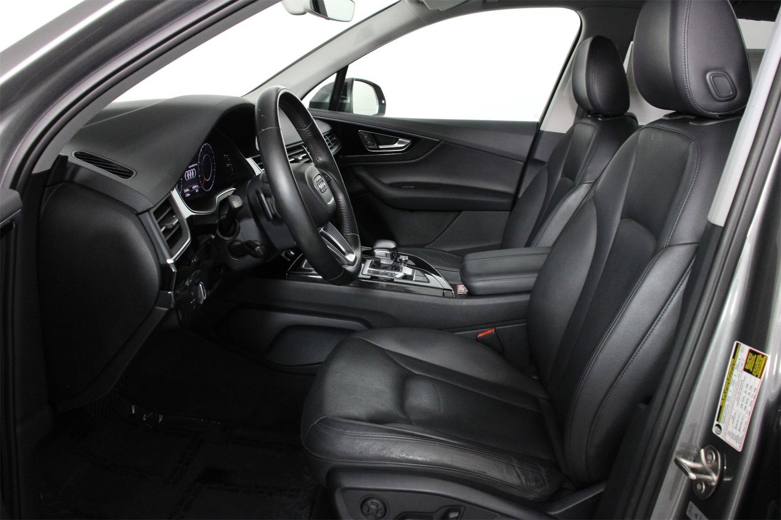 Used 2017 Audi Q7 3.0T Premium Plus image 5