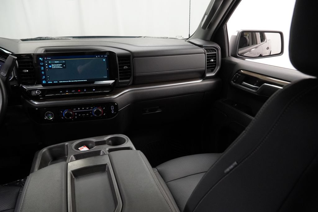 Used 2023 Chevrolet Silverado 1500 LT AWD/4WD image 15