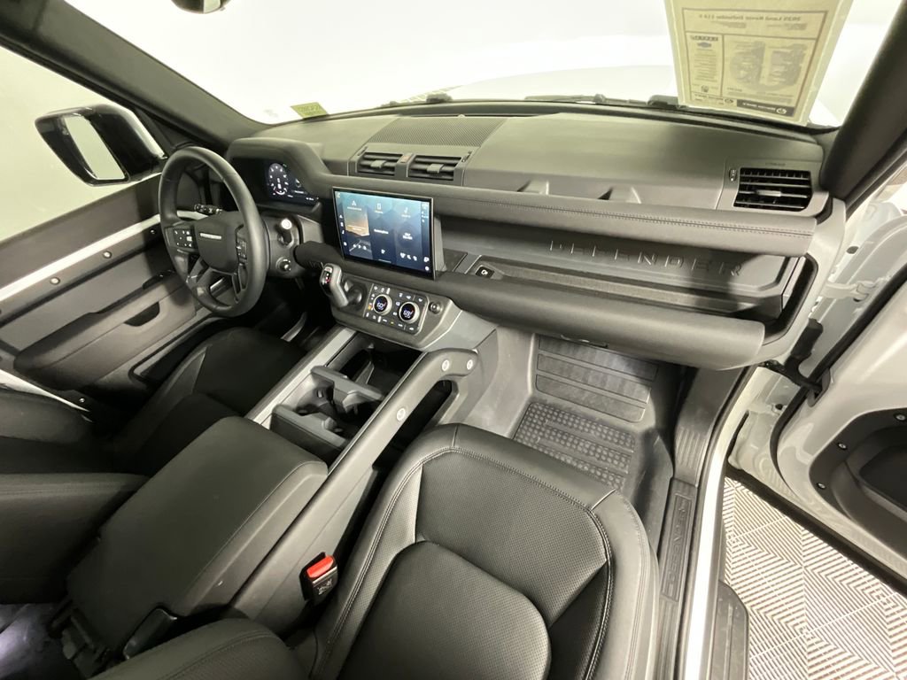 Certified 2025 Land Rover Defender 110 S AWD/4WD image 20