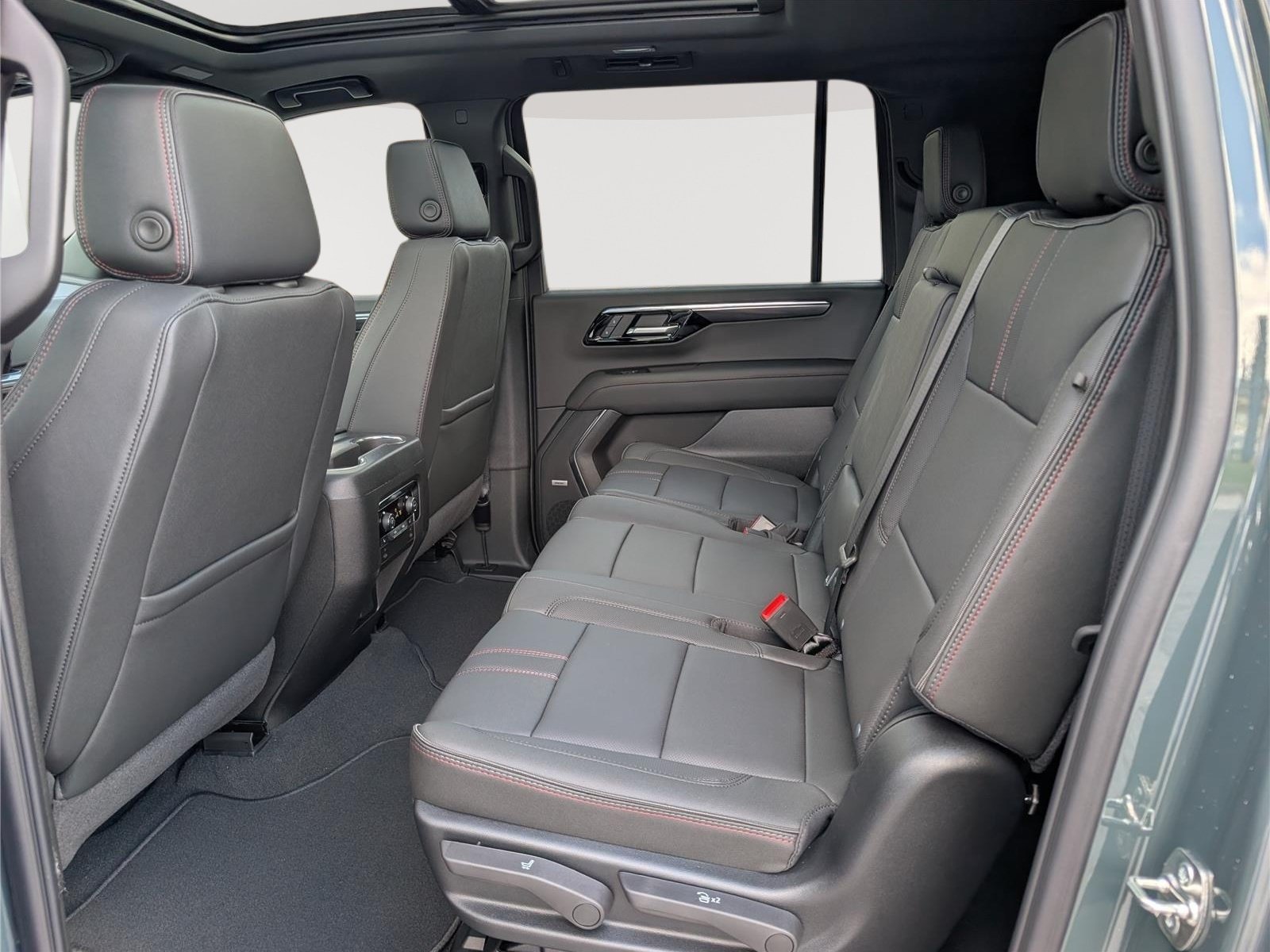 New 2026 Chevrolet Suburban RST w/ Comfort Package AWD/4WD image 14