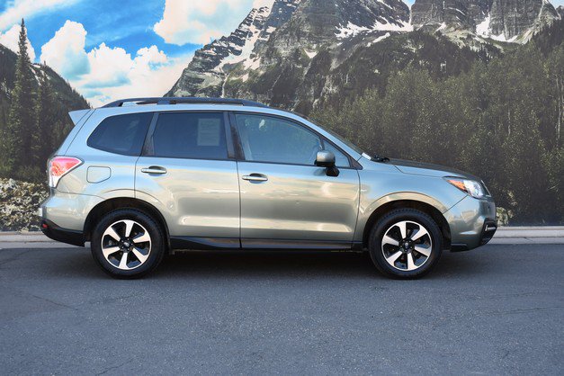 Used 2017 Subaru Forester 2.5i Premium AWD/4WD image 2