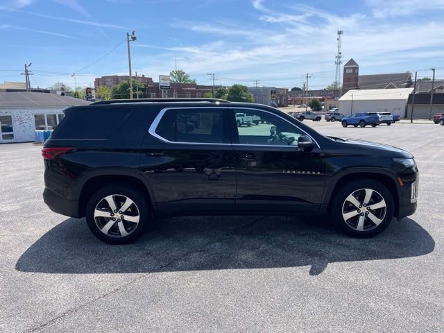 Used 2023 Chevrolet Traverse LT w/ LT Premium Package FWD image 4