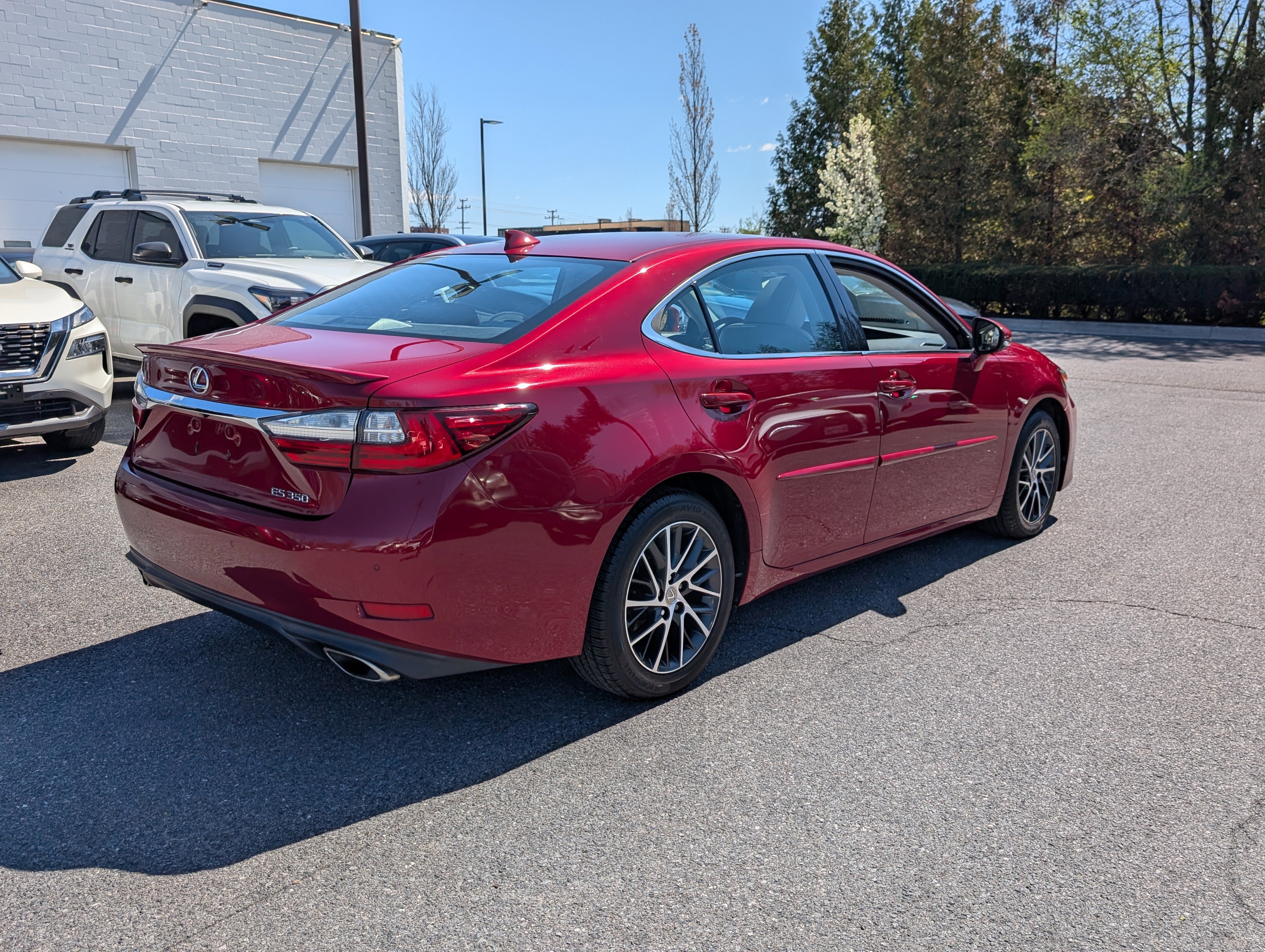 Used 2017 Lexus ES 350 image 3