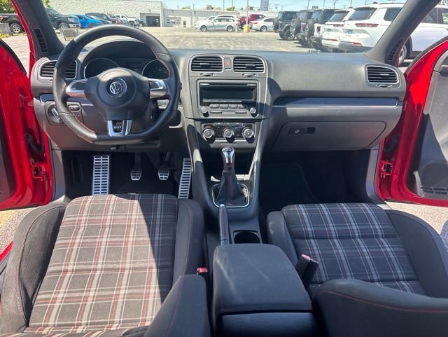 Used 2012 Volkswagen Golf 2-Door FWD image 21