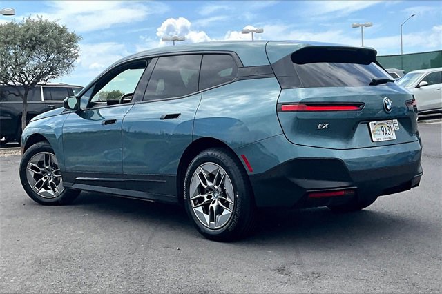 Used 2023 BMW iX xDrive50 image 11