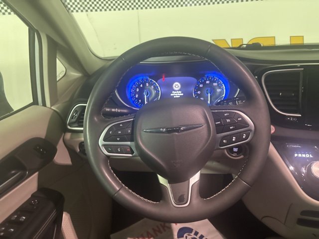 Certified 2024 Chrysler Pacifica Touring-L image 26