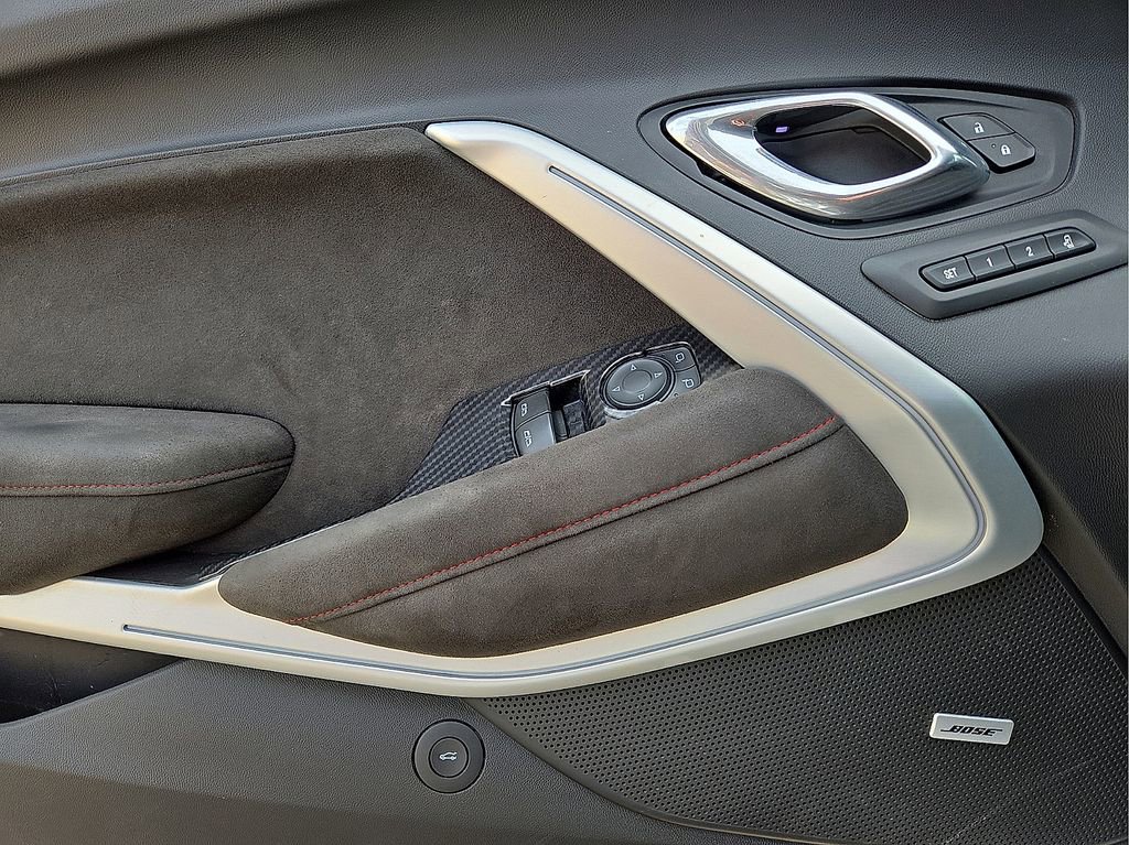Used 2018 Chevrolet Camaro ZL1 image 21