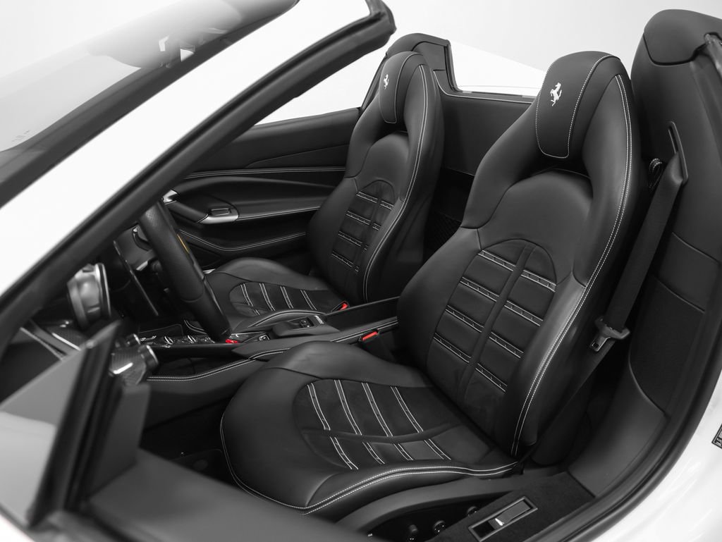 Certified 2022 Ferrari F8 Tributo RWD image 3