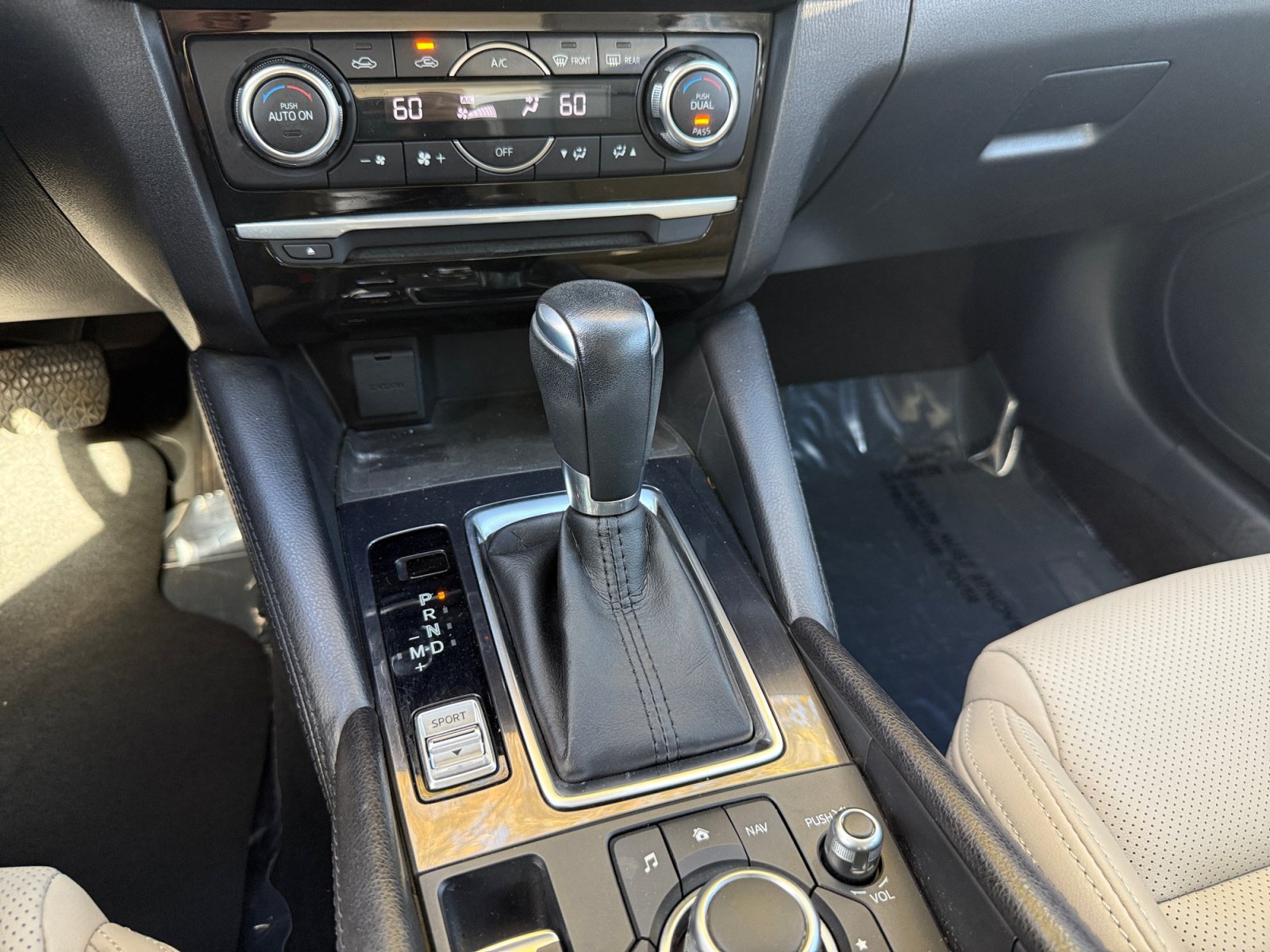 Used 2017 MAZDA MAZDA6 Touring FWD image 11
