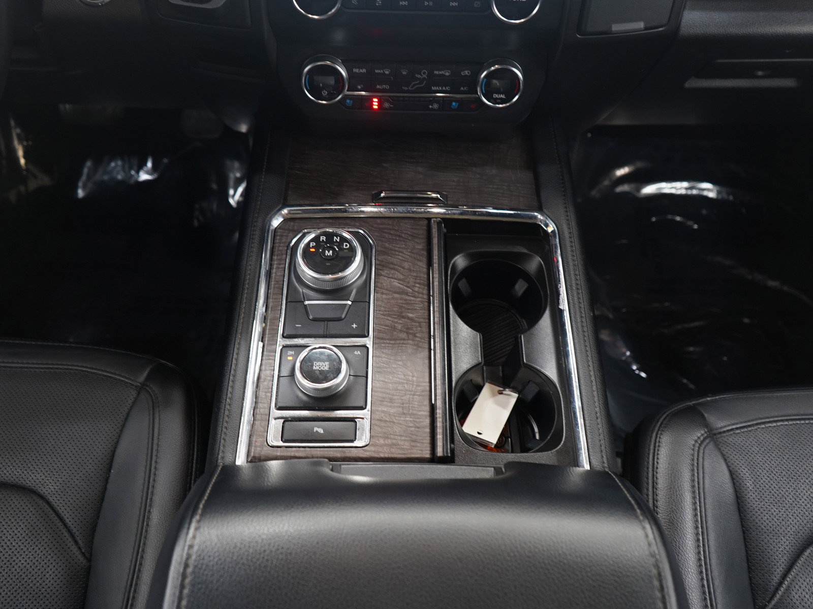 Used 2020 Ford Expedition Limited image 16