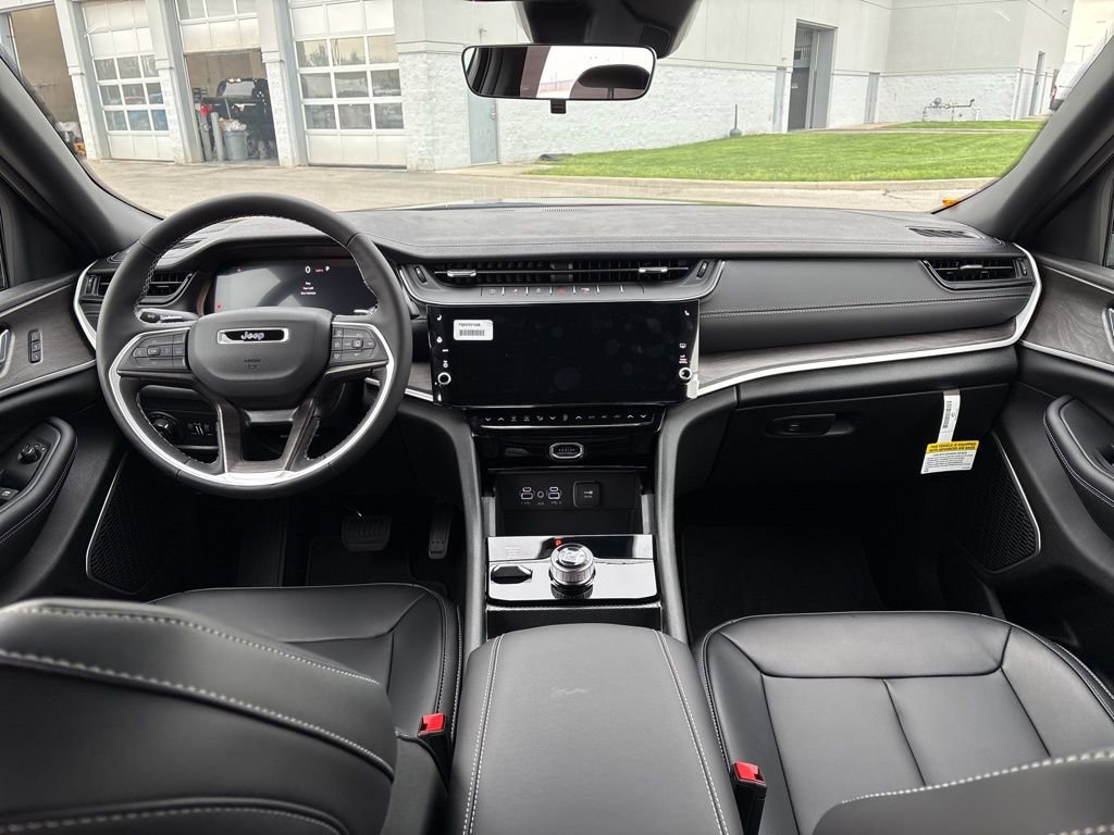 New 2026 Jeep Grand Cherokee L Limited image 10