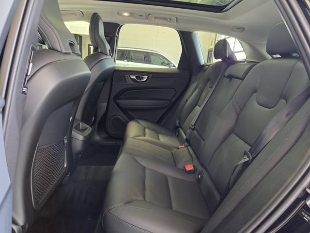 Certified 2024 Volvo XC60 B5 Plus AWD/4WD image 14
