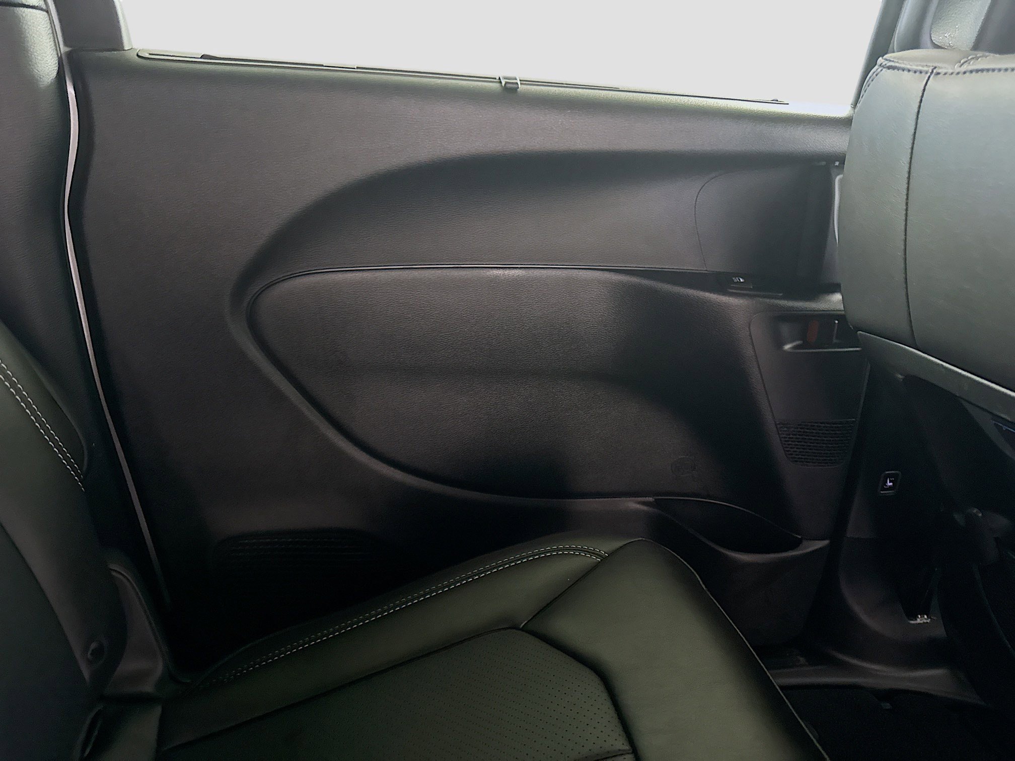 Used 2026 Chrysler Pacifica Select image 26