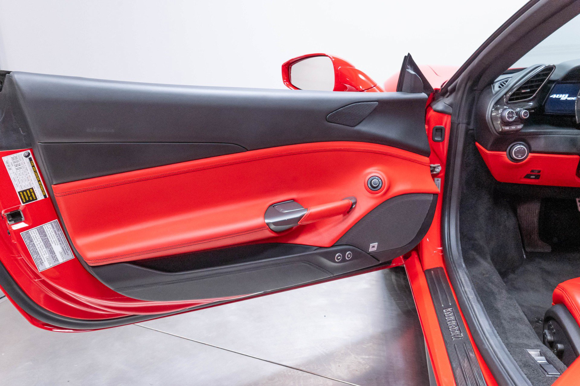 Used 2018 Ferrari 488 Spider RWD image 7