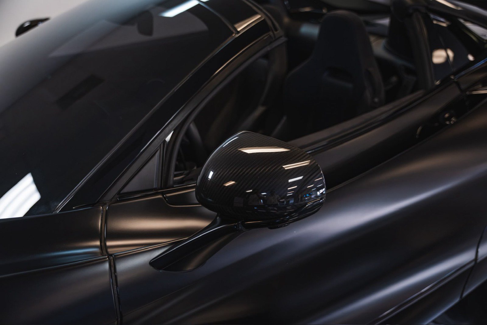 Used 2020 McLaren 720S Performance RWD image 30