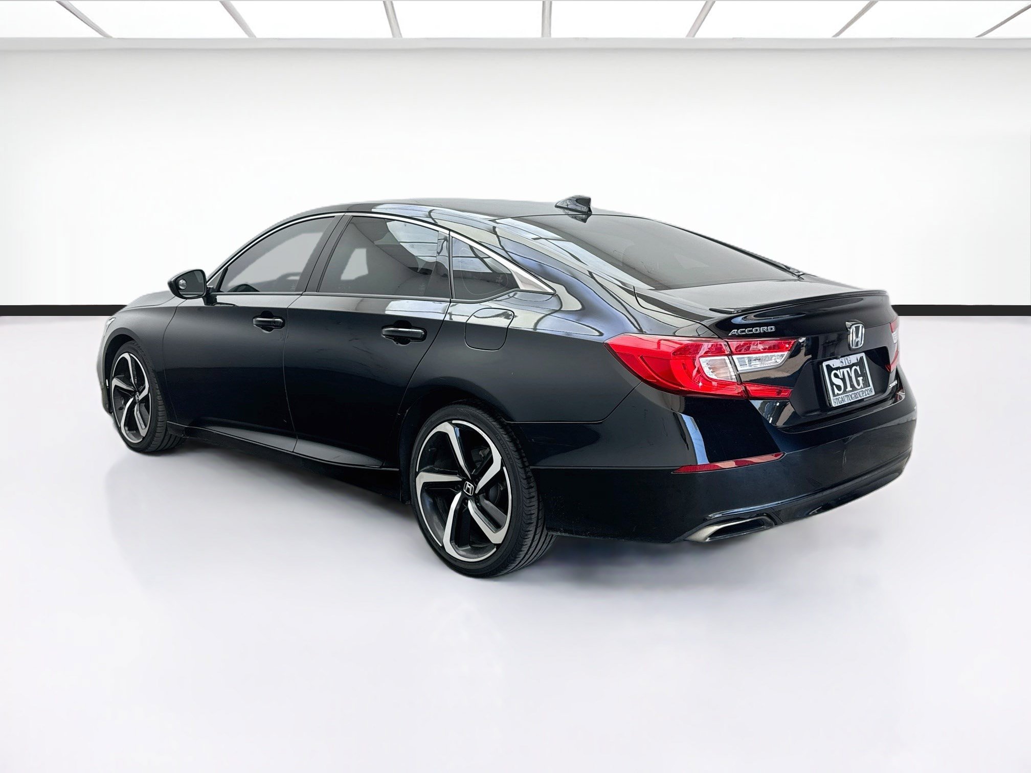 Used 2018 Honda Accord Sport image 6