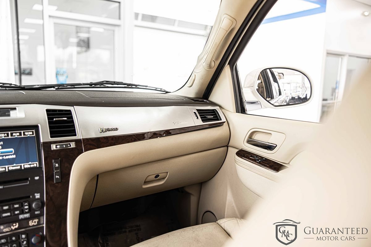 Used 2010 Cadillac Escalade 2WD Hybrid image 42