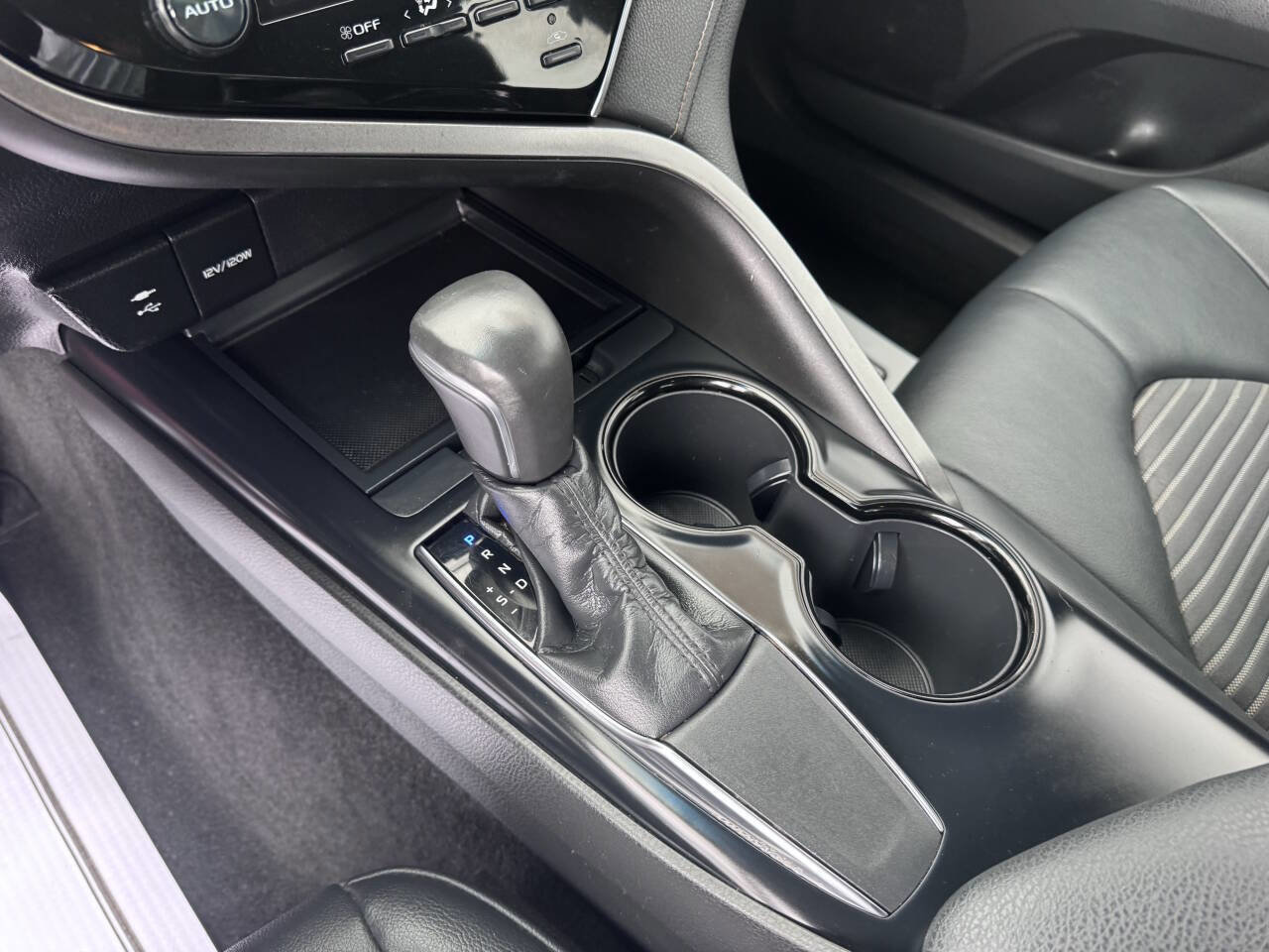 Used 2018 Toyota Camry SE image 31