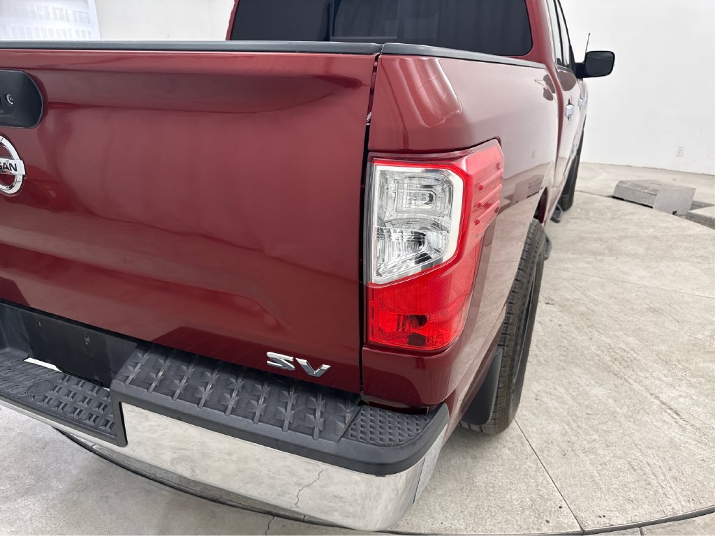 Used 2017 Nissan Titan SV RWD image 23
