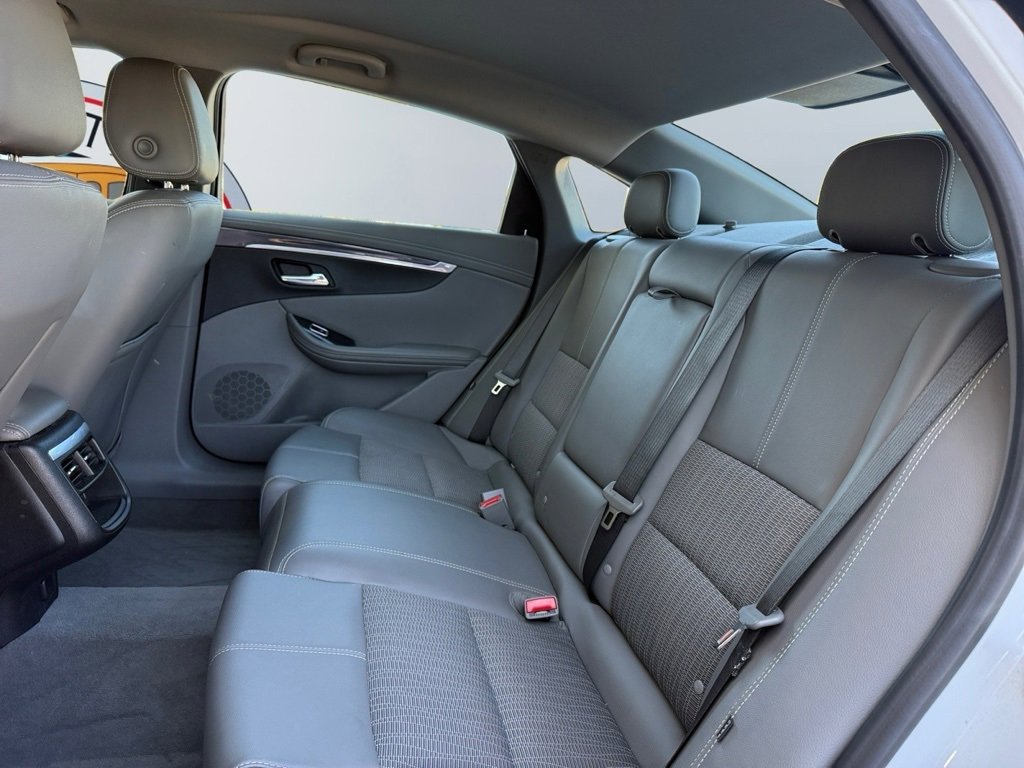 Used 2017 Chevrolet Impala LT image 17