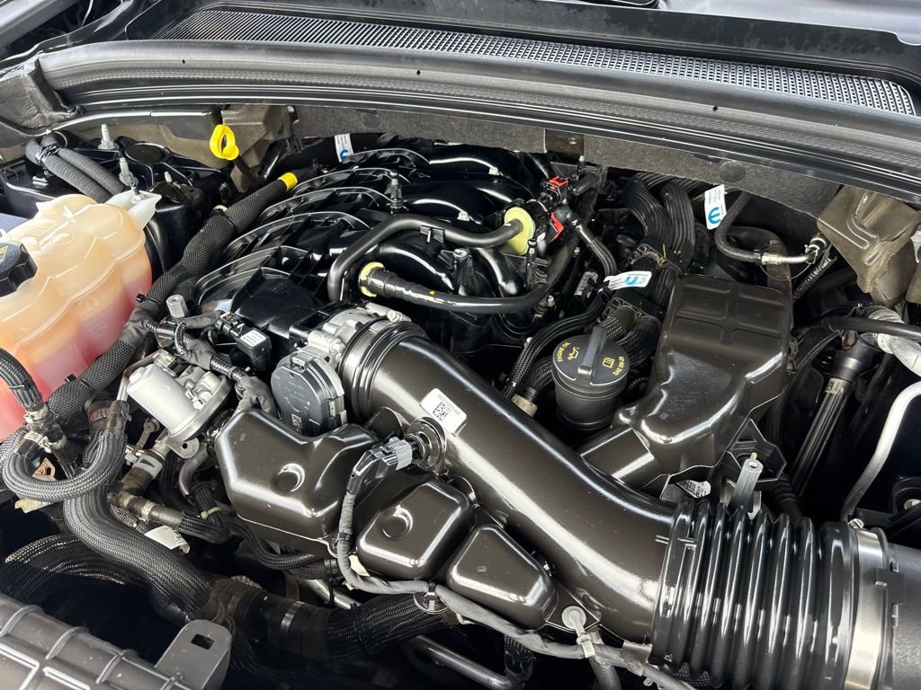 Used 2023 Jeep Grand Cherokee L Limited RWD image 28