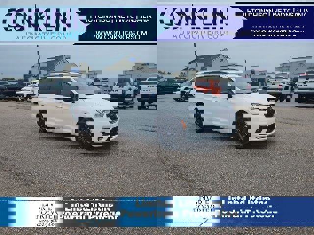 New 2026 Chrysler Pacifica Select w/ S Appearance Package image 1