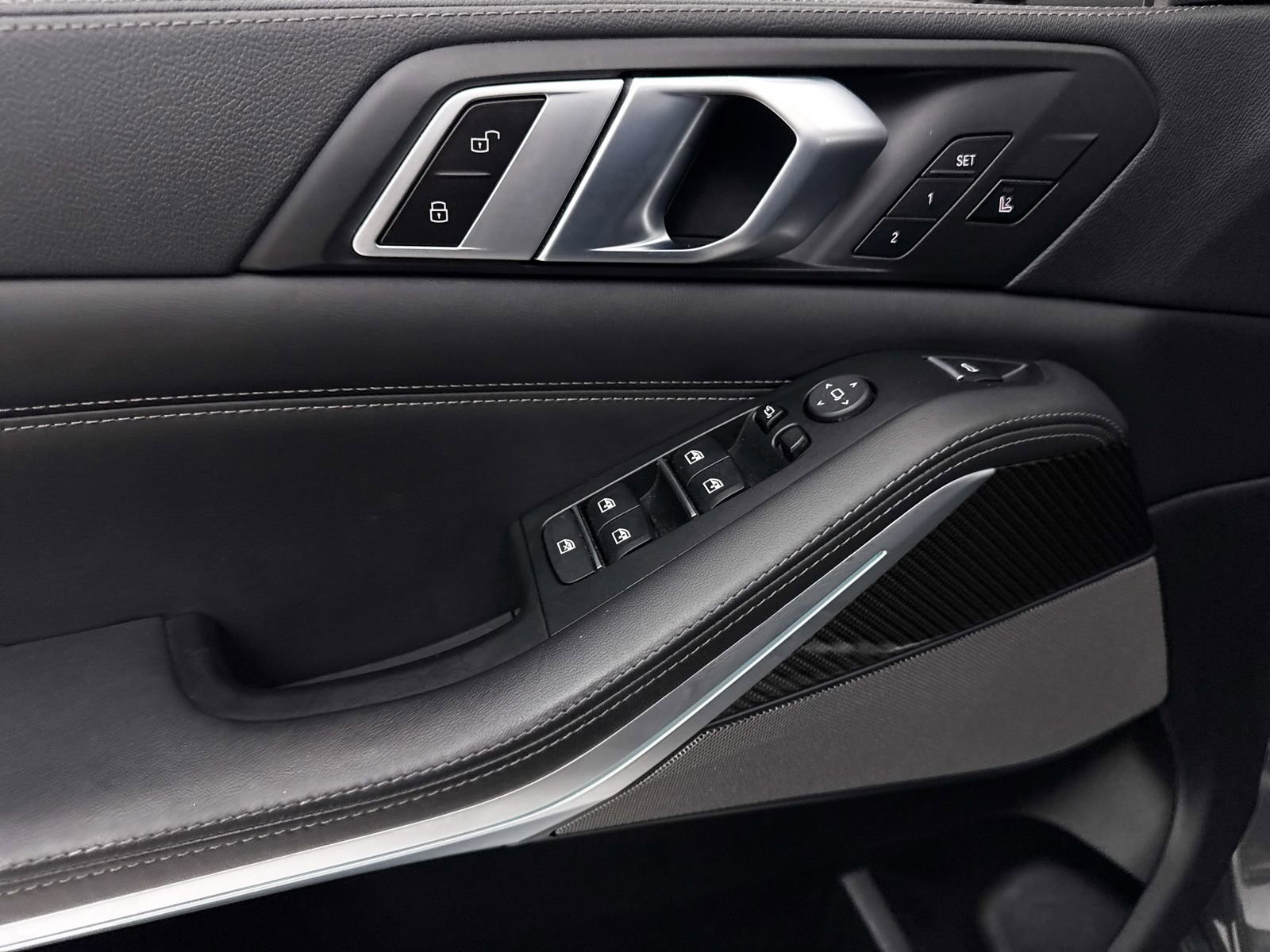 Used 2021 BMW X5 M50i image 30