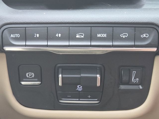 Used 2021 Cadillac Escalade Premium Luxury w/ Driver Assist Tech Package image 15